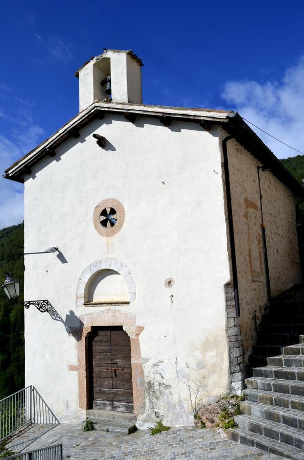 Appartamento Castello Di Cammoro Sellano Eksteriør billede