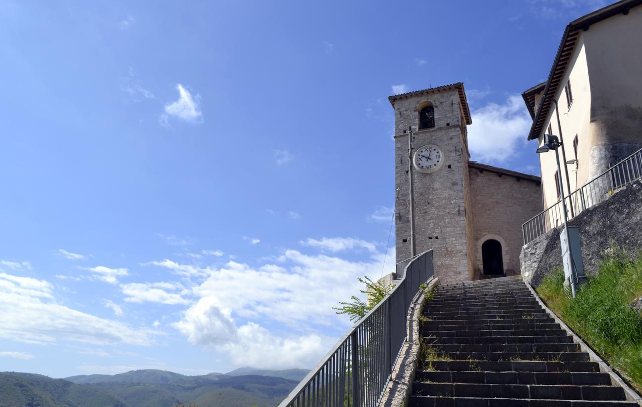 Appartamento Castello Di Cammoro Sellano Eksteriør billede